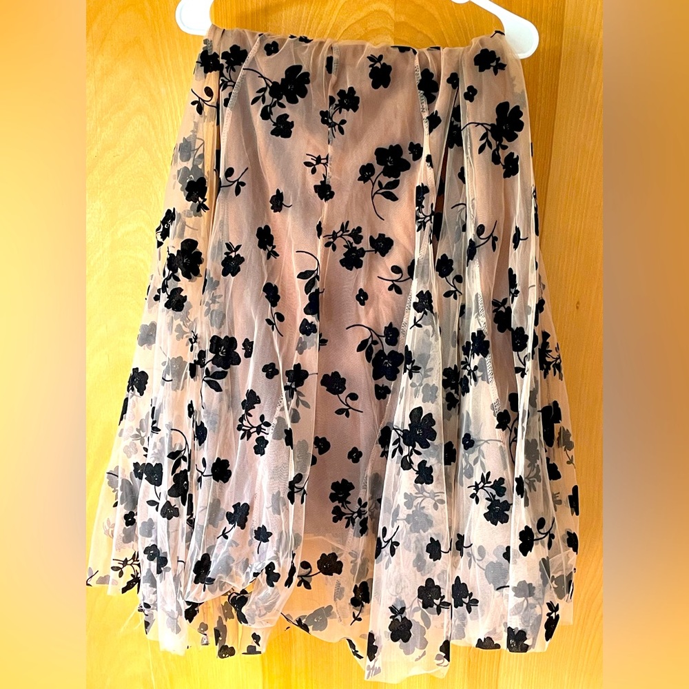 Beautiful medium/long skirt